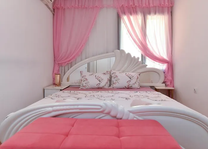 Vila Apartments Lidija